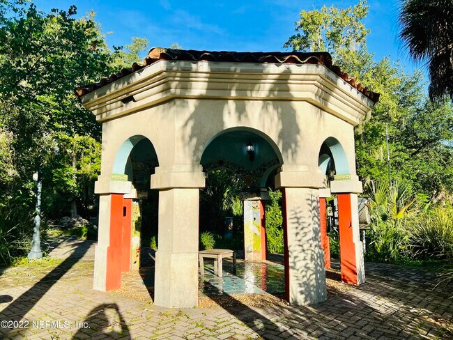 Building Photo - 2950 St Johns Ave