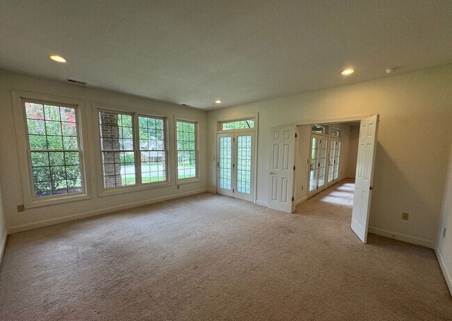 Building Photo - South AVL - Grand Residence in The Cotswol...