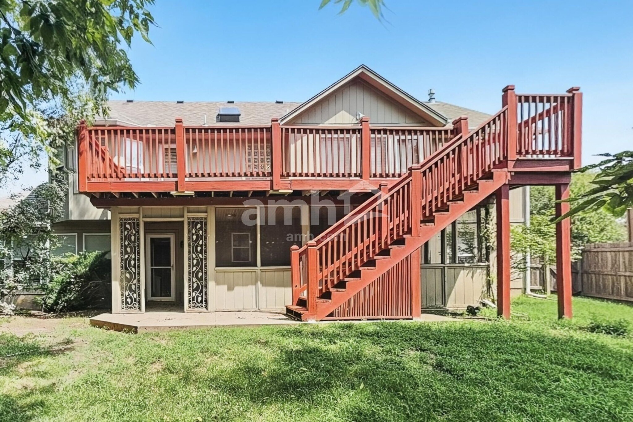 Building Photo - 2105 SW Eyrie Rd