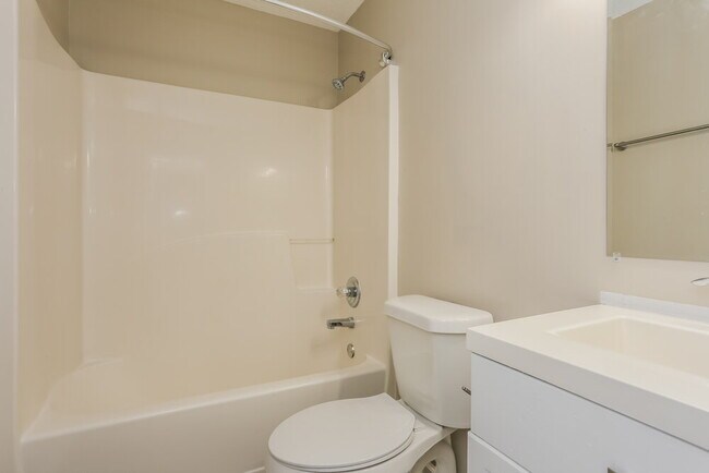 Building Photo - 3661 Colonnade Ct