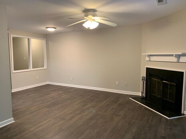 Building Photo - 4631