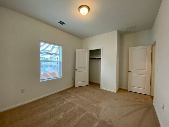 Building Photo - Stunning 4/2 Brand New Home in Kyle!