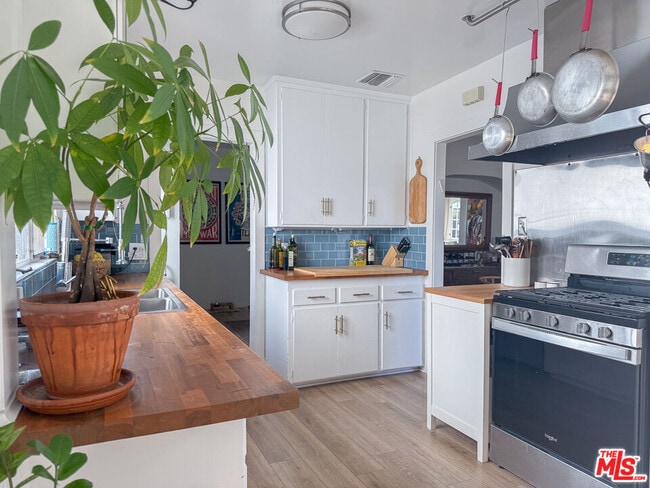 Building Photo - 316 S Wetherly Dr