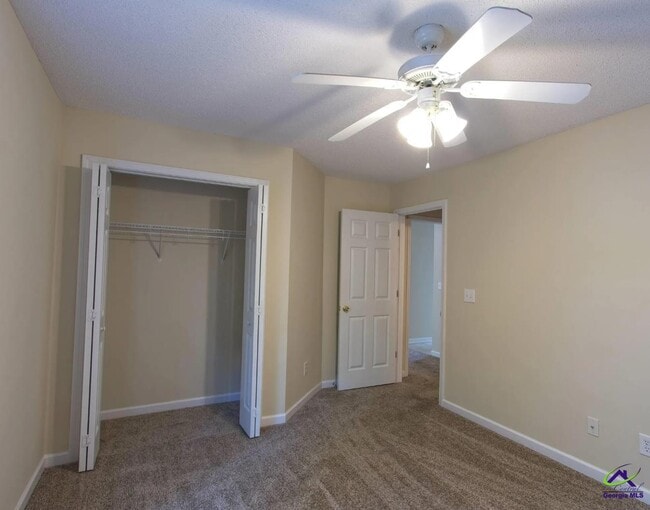 Building Photo - 13 Pine Shadow Ct