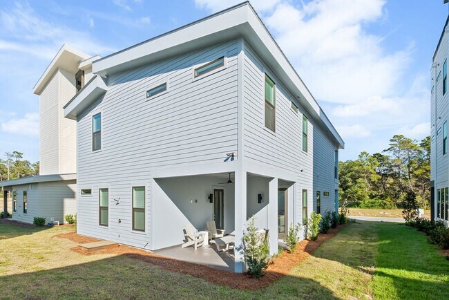 Building Photo - 31 Sarah St