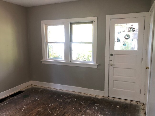 Building Photo - 3 BED 2 BATH SINGLE FAMILY IN SHAKER HEIGHTS!