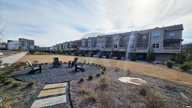 Building Photo - 209 Commons Ave