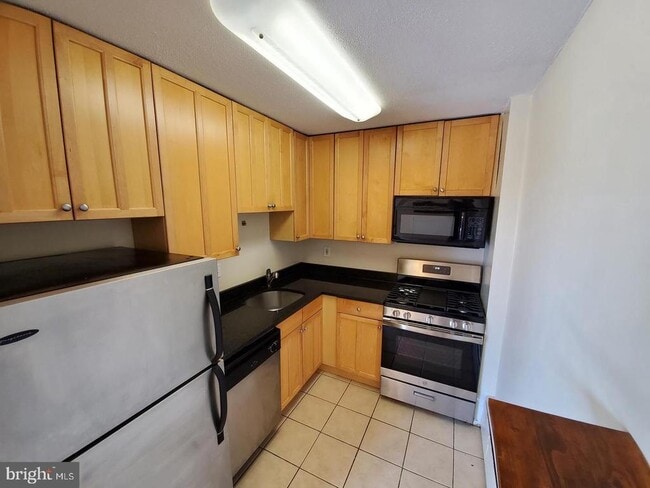 Building Photo - 490 M St SW