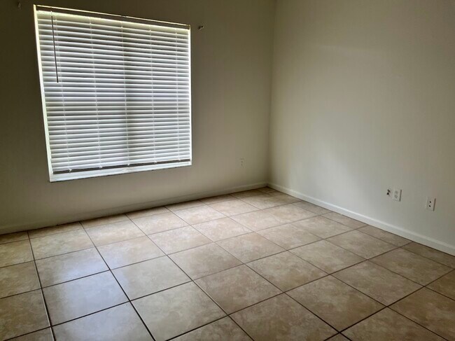Building Photo - 2169 Cypress Bay Blvd