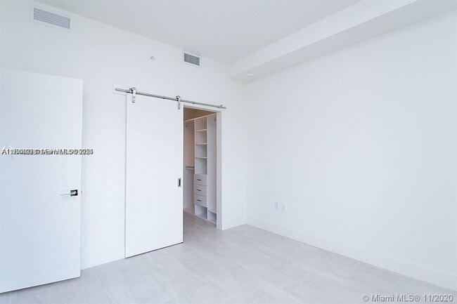 Building Photo - 2000 Metropica Wy