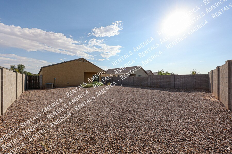 Building Photo - 932 Kachina Dr