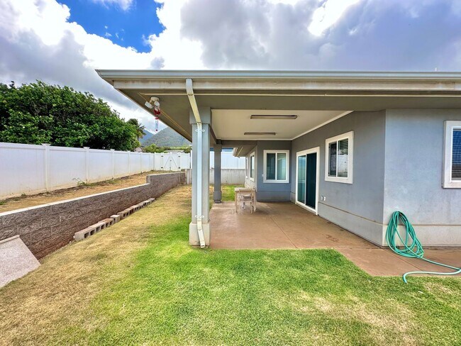 Building Photo - 3 Bedroom / 2.5 Bathroom House for rent in the Waiolani Mauka Subdivision. Pet friendly!
