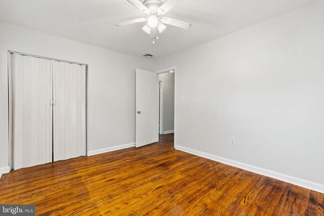 Building Photo - 3001 Fairhill Ct