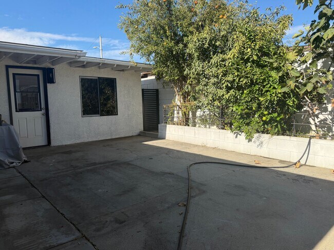 Building Photo - 2516 Fernley Dr