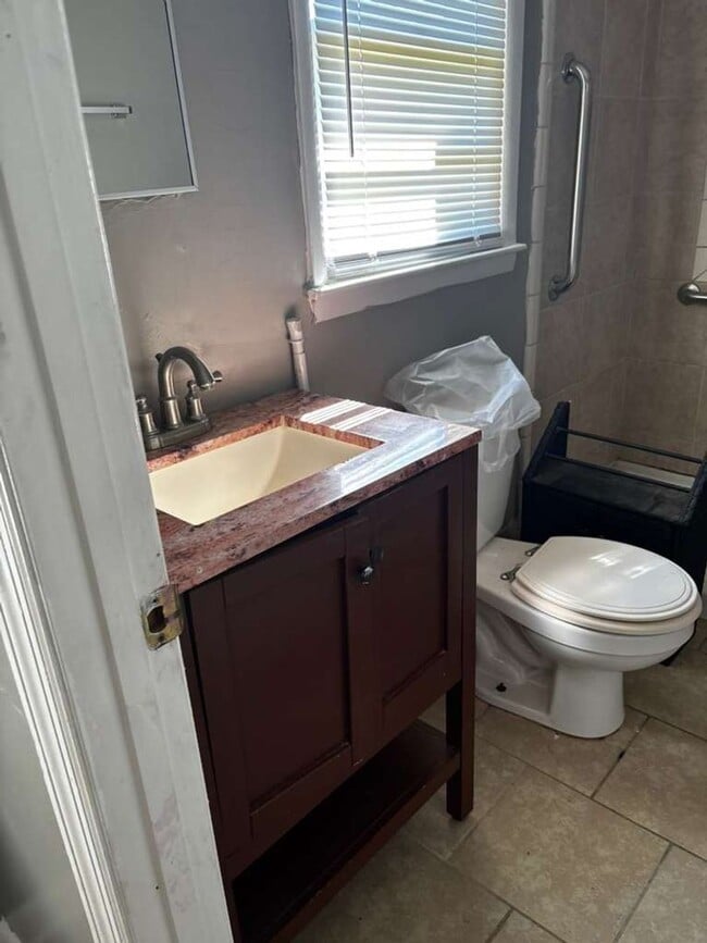 Building Photo - 6521 Cissna Dr