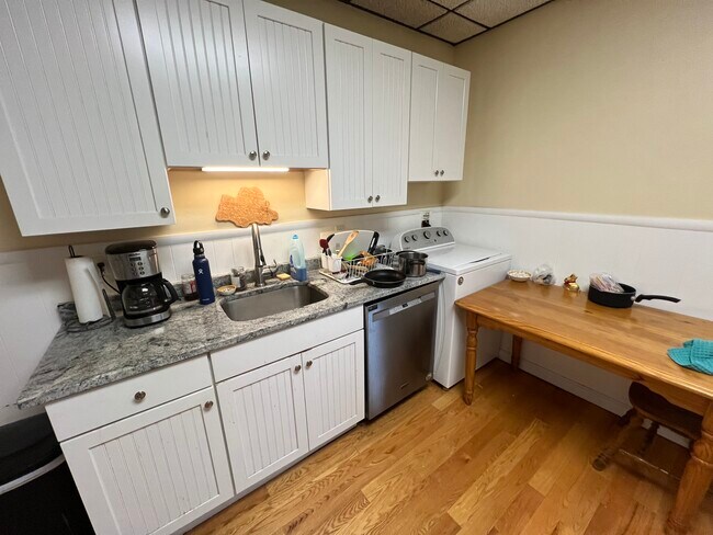 Building Photo - 29 Cameron Ave