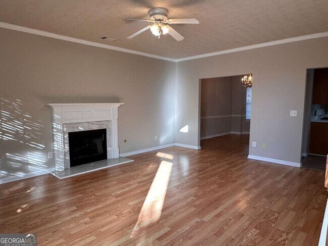 Building Photo - 305 Hulan Way