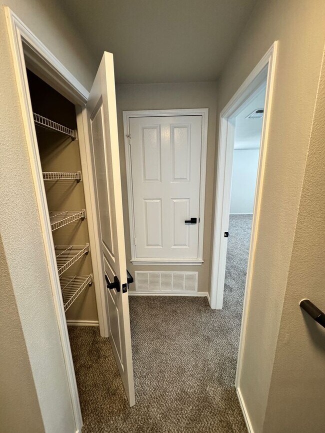 Building Photo - Move-In Ready Family Home in North San Antonio