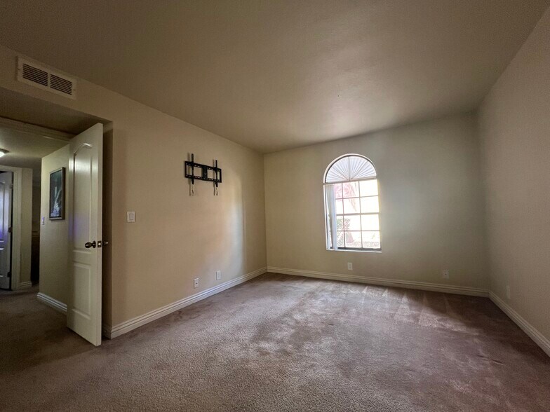 Building Photo - 4050 Pacific Harbors Dr