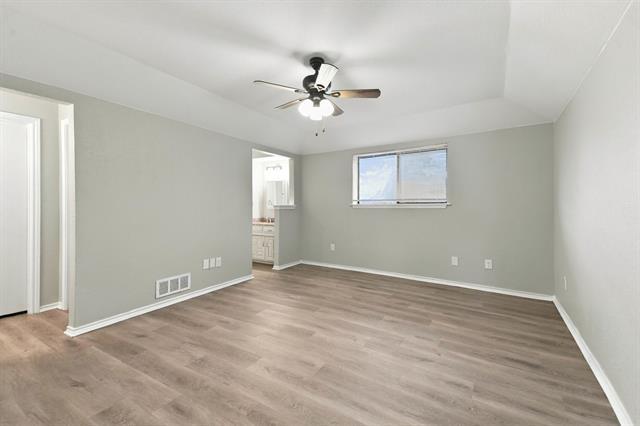 Building Photo - 2865 Meadowbrook Dr