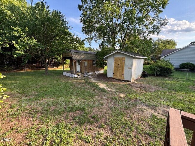 Building Photo - 170 Devin Dr