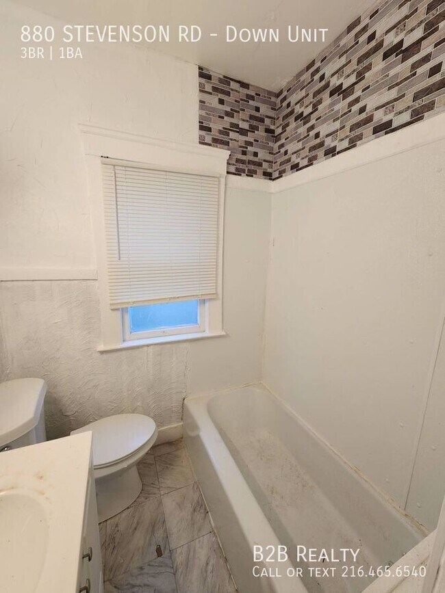 Building Photo - 880 Stevenson Rd