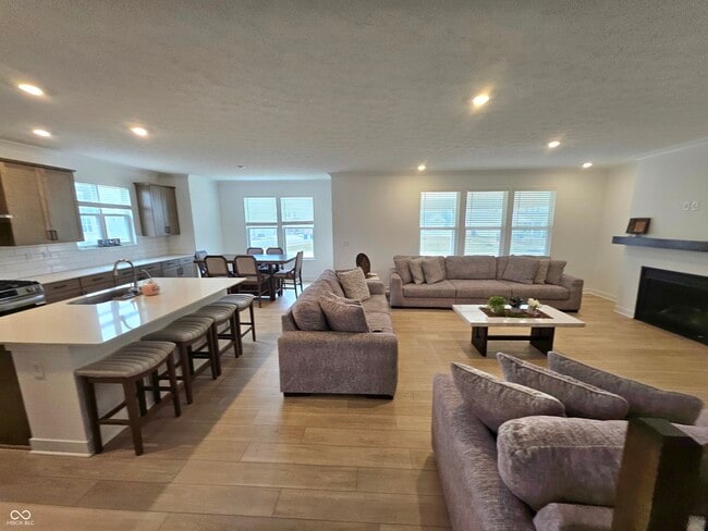 Building Photo - 15445 Hurst Rd