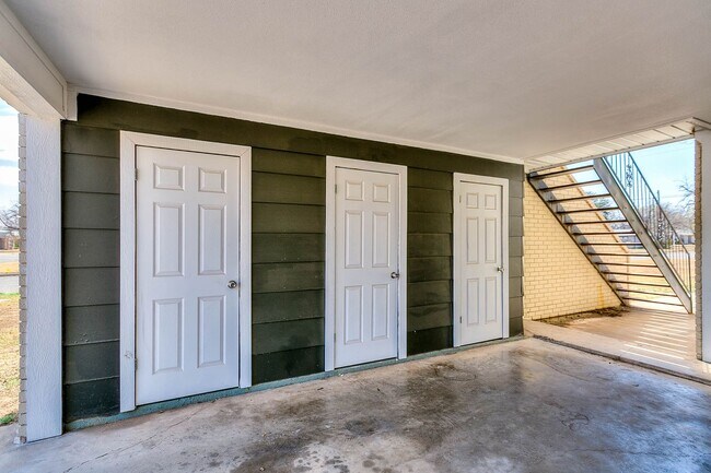 Building Photo - 1427 Austin St