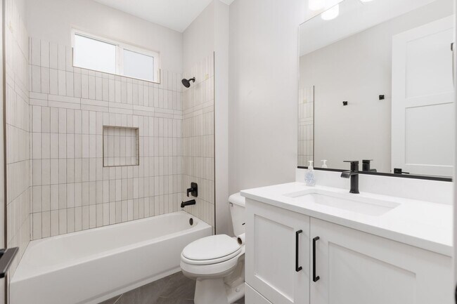 Building Photo - Wonderful 5 bedroom 4 bath home built by New Trend Construction