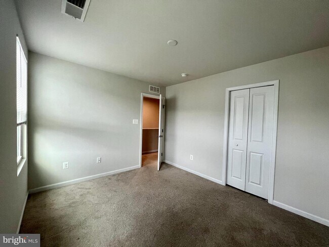 Building Photo - 255 Severna Pkwy