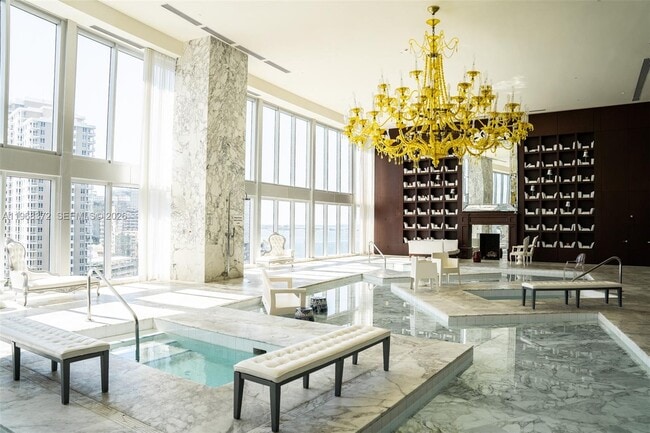 Building Photo - 495 Brickell Ave