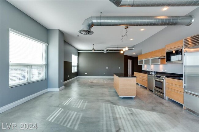 Building Photo - NEWPORT LOFTS--MAGNIFICENT PANORAMIC VIEWS...