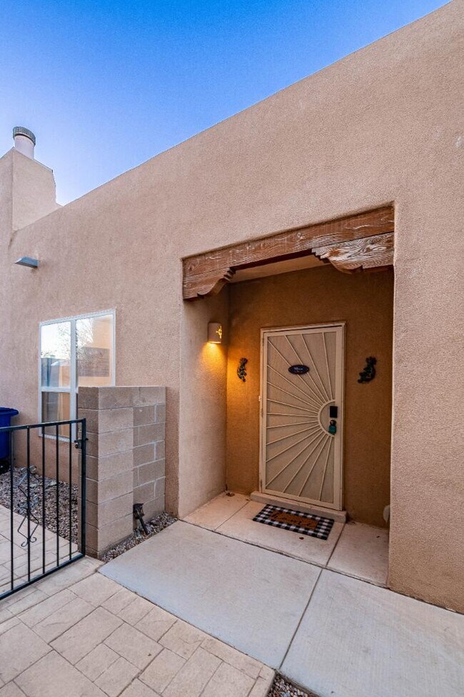 Building Photo - 9719 Calle Chamisa NW