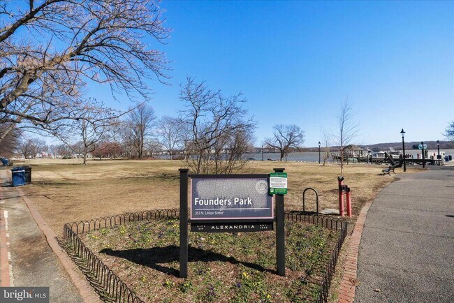 Building Photo - 1201 N Royal St