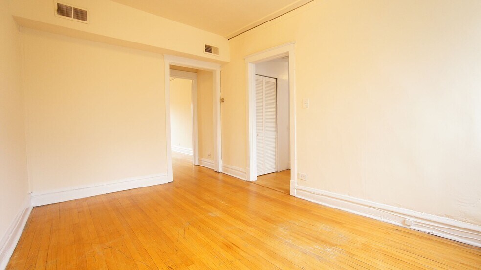 Building Photo - 2530 N Kedzie Blvd