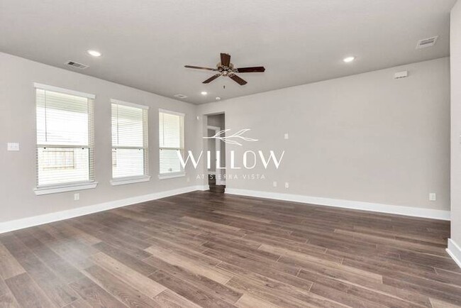 Building Photo - Spacious 4-Bedroom Home – 6 Weeks FREE Rent!