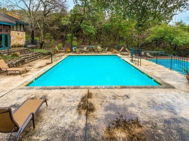 Building Photo - 4711 Spicewood Springs Rd