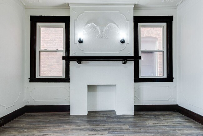 Building Photo - 609 E Warrington Ave