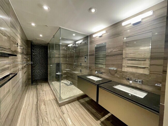 Building Photo - 92 SW 3rd St