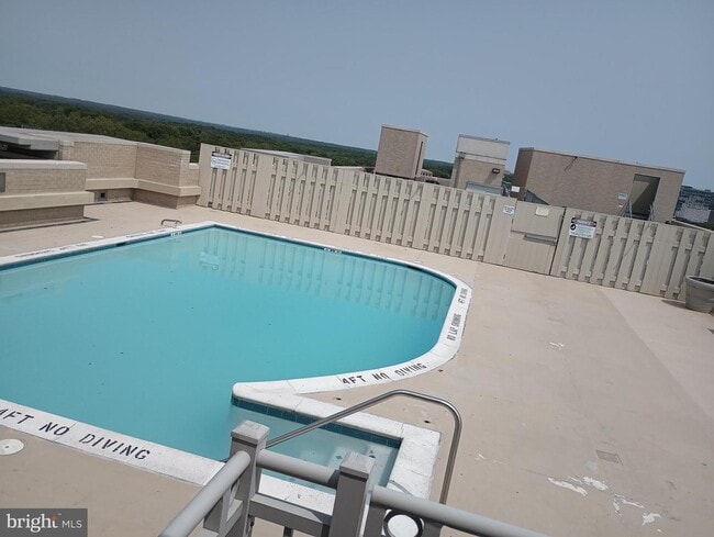 Building Photo - 11800 Sunset Hills Rd