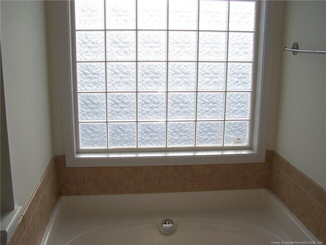 Building Photo - 1753 Cherrypoint Dr