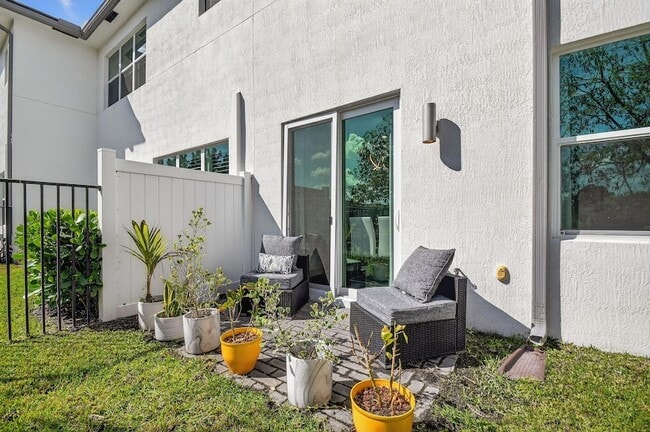 Building Photo - 4790 Navali Dr