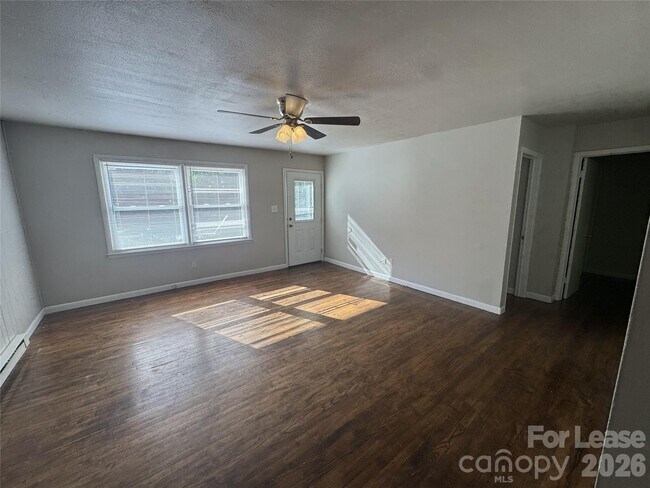 Building Photo - 333 Laurel St