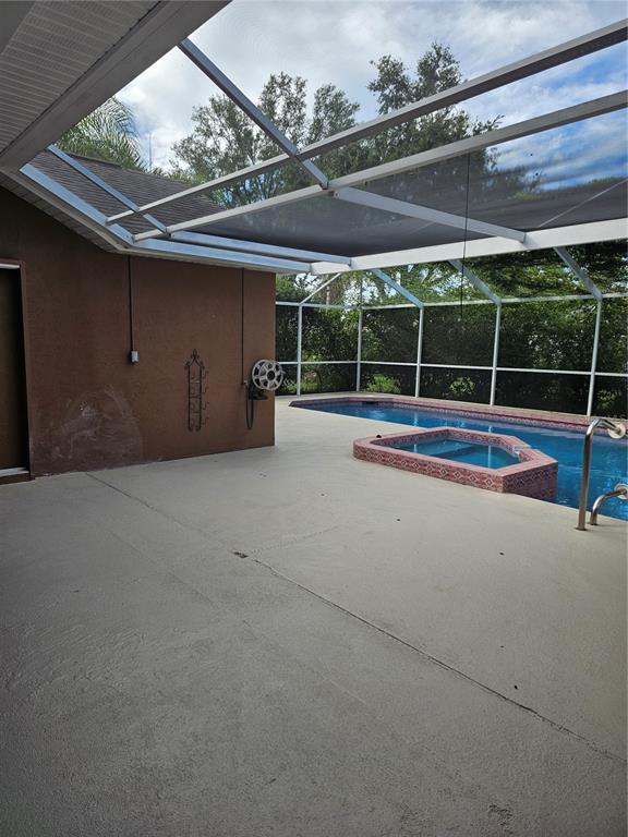 Building Photo - 417 Lake of the Woods Dr