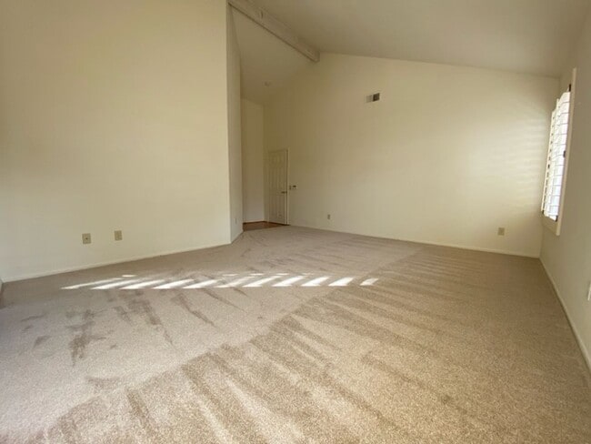 Building Photo - 2bd/2bth within the Ocean Hills Country Club!