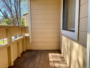 Building Photo - 1645 Pyrenees Ave