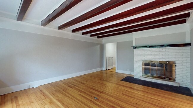 Building Photo - 54 Beeching St