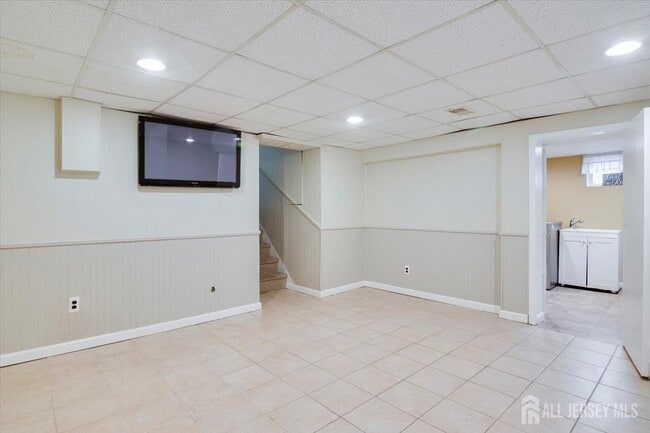 Building Photo - 3316 Beverly Rd