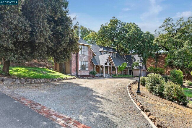 Primary Photo - 58 St Andrews Ln
