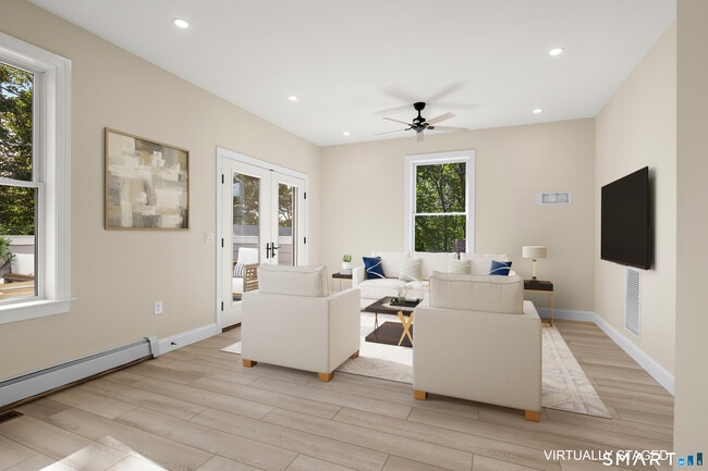 Building Photo - 10 Highland Pl